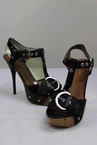 lot 51 image: Guess Black Leather Knee-High Boots & Maurices Brown Suede Buckle Boots (6 pairs in total, all size 7)