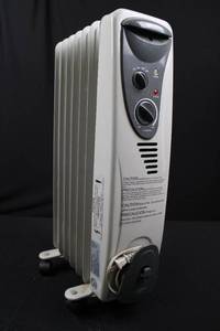 lot 62 image: Pelonis Oil-Filled Radiator Heater HO218 0607 - 500W 120V