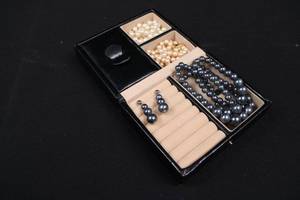 lot 72 image: Marlyn Schiff Pearl Necklace & Earrings Set in Black Jewelry Box 5.5