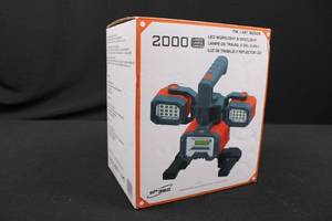 lot 85 image: EP360 2000 Lumen LED Work Light & Spotlight Kit