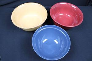 lot 90 image: Pick 1 Toscana Gold Bowls - Hand-Painted Earthenware - Set of 3 - Made in Italy