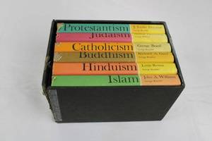 lot 104 image: Six-Volume World Religions Box Set - Protestantism, Judaism, Catholicism, Buddhism, Hinduism, Islam