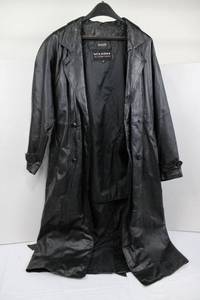 lot 131 image: Wilsons The Leather Experts Thinsulate Leather Coat - Size S