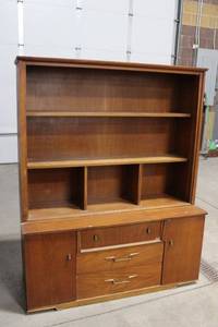lot 138 image: Wooden HutchChina Cabinet - 3 Shelves, 2 Drawers, Left & Right Doors