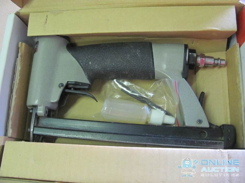 lot 14 image: PORTER CABLE 58" Upholstery Stapler. Mo...