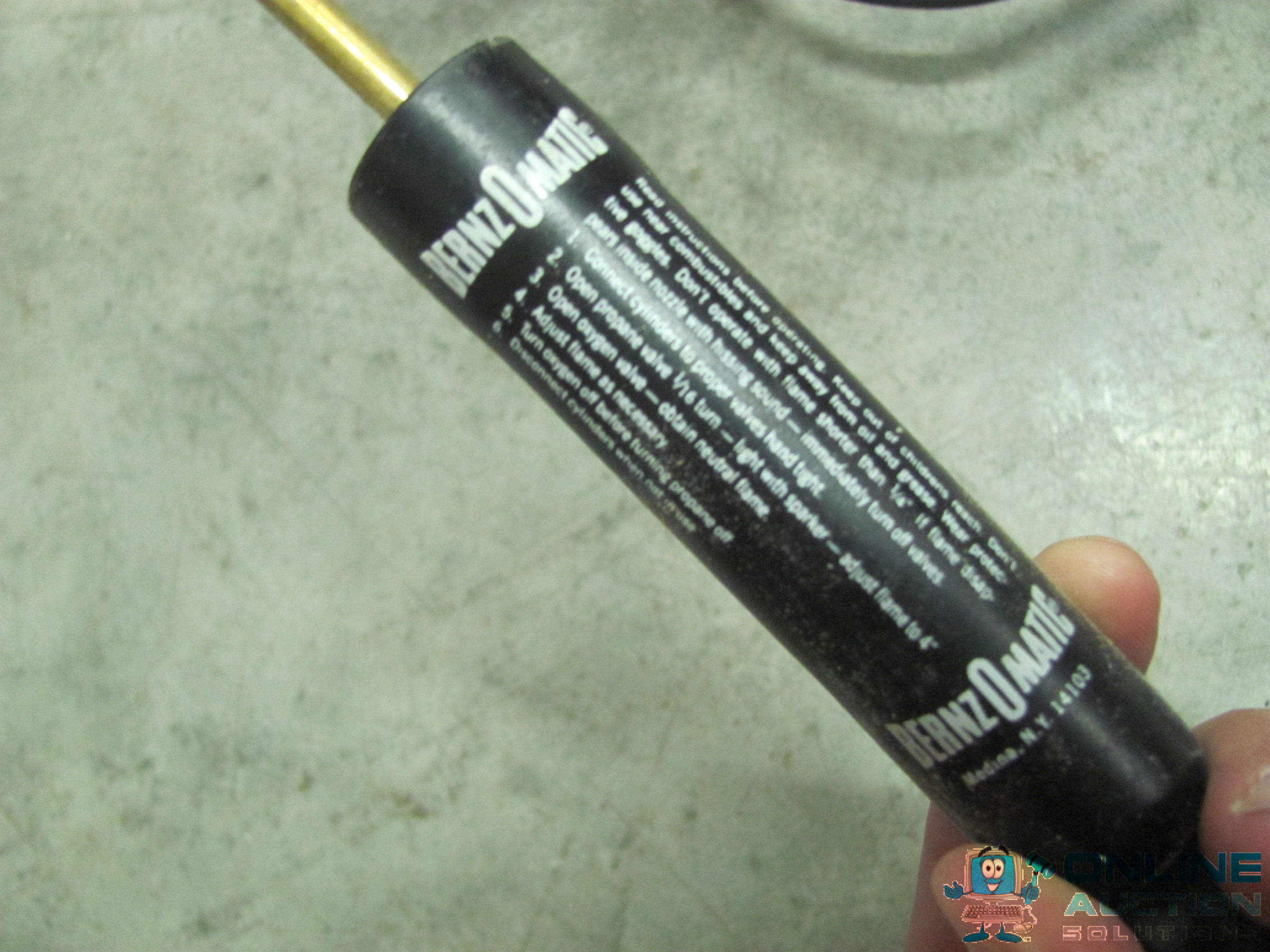 lot 22 image: BERNZ-O-MATIC Propane Torch. Works per consig...
