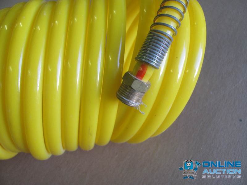 lot 28 image: Approx. 10 feet of 38" Compressor Hose....
