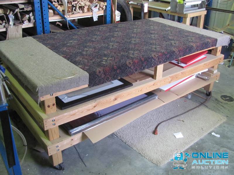lot 44 image: If you need a larger heavy-duty Rolling Wood ...