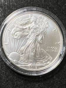 lot 10 image: 2018 AMERICAN SILVER EAGLE 1 TROY OZ .999 FINE SILVER IN AIRTITE
