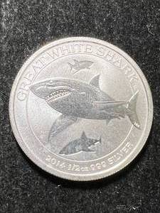 lot 18 image: 2014 AUSTRALIAN SHARK HALF TROY OZ .999 FINE SILVER