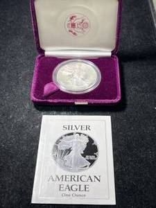lot 63 image: 1989 PROOF AMERICAN SILVER EAGLE IN ORIGINAL MINT BOX