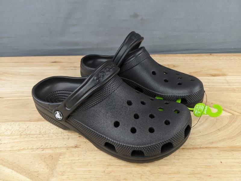 Crocs Clogs Mens 7, Womens 9, Black - Brand New