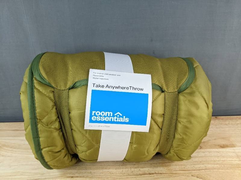 Room Essentials Take Anywhere 50 x 70 Green Throw - Brand New