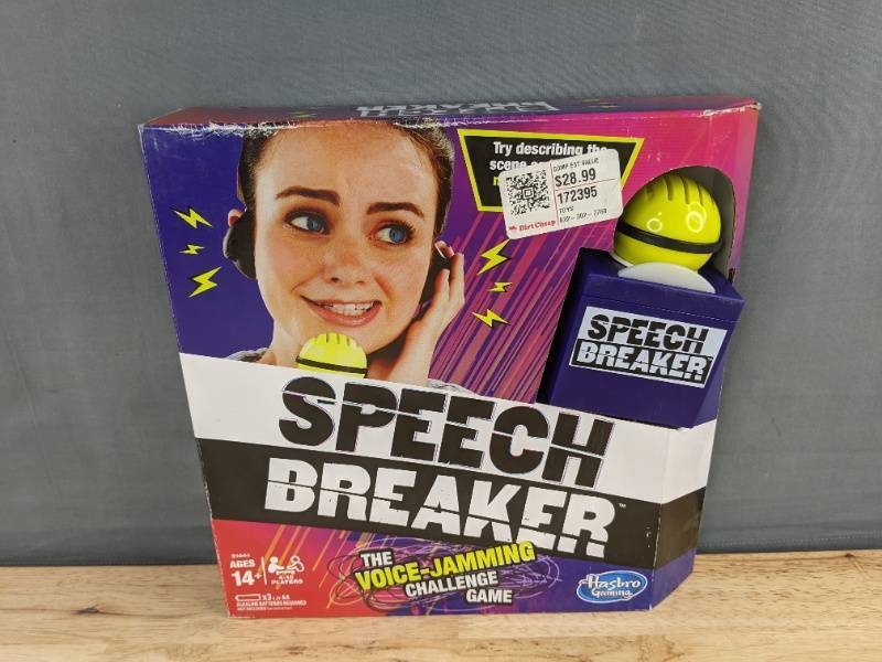 Hasbro Gaming Speech Breaker The Voice-Jamming Challenge Game - Brand New