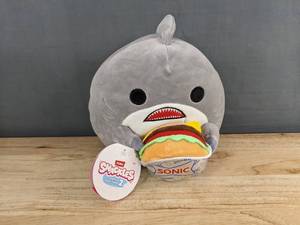 Zuru Snackles Series 2 William The Shark - Brand New