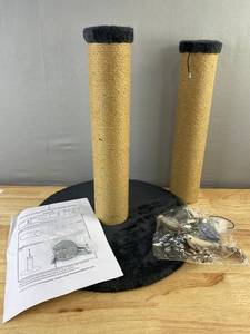 Ewenono 2-Tower Cat Scratching Post with Toys & Toy Attachment - Brand New