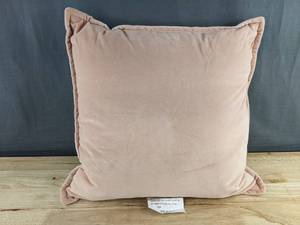 Threshold Throw Pillow 18 in x 18 in Pink & Cream - Brand New