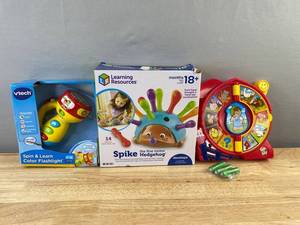 VTech Spin & Learn Color Flashlight - Spike Hedgehog - See n Say Wheel - Brand New