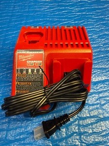 lot 65 image: Milwaukee M12 M18 Charger Brand New