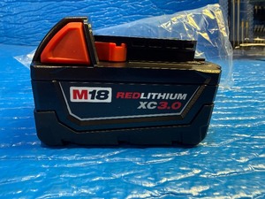 lot 69 image: 2025 Date Code  Milwaukee M18 REDLITHIUM XC3.0 Extended Capacity battery pack, model 48-11-1828