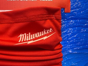 lot 84 image: 2 Count Milwaukee Multi-Functional Neck Gaiter, specifically model 423R.