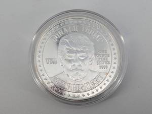 lot 2 image: 45th President Silver Round 1 oz .999 Fine Silver MAGA - USA
