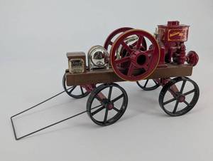 lot 32 image: John Deere Waterloo Boy Expo Express Nashville 1992 Special Edition Die-Cast Display Model