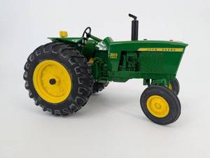 lot 38 image: John Deere 3020 Diesel - Ertl CO515001