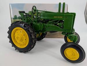 lot 41 image: John Deere Hi-Crop Tractor - Two-Cylinder Expo X 2000 50th Anniversary Model