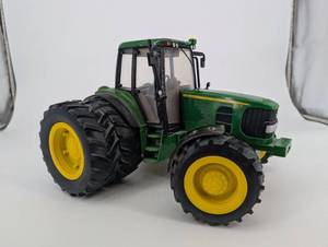 lot 45 image: John Deere 7430 Tractor Toy - Green & Yellow Farm Model