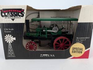 lot 52 image: CASE 116 Scale Tractor - Country Classics Special Edition (Made in USA)