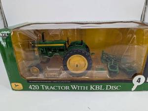 lot 58 image: John Deere 420 Tractor & KBL Disc - Precision Key Series Die-Cast Replica