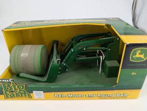lot 64 image: John Deere Big Farm Bale Mover and Round Bale Toy - 3 and Up
