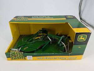 lot 65 image: John Deere Big Farm Rear Blade and Rotary Mower Toy - Original Box