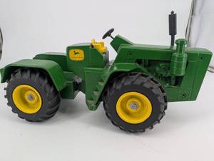 lot 68 image: John Deere 8010 Diesel Tractor Toy - Green & Yellow Die-Cast Model