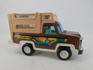 lot 72 image: TOOTSIETOY Camper Truck BrownTan with Pop-Up Camper