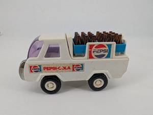 lot 77 image: Buddy L Pepsi-Cola Truck with Blue Bottle Crates - Japan Vintage Toy