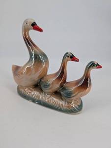 lot 112 image: Goose Family Ceramic Figurines (Lot of 3)