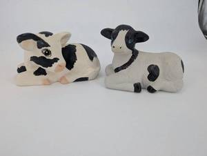 lot 124 image: Holstein Cow Figurines (Lot of 2)