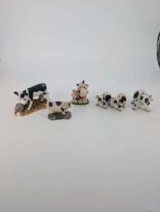 lot 126 image: Lil Luvalables Cow & Calf Figurine Set - HOMCO, Made in Sri Lanka