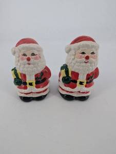 lot 129 image: Santa Claus Salt & Pepper Shaker Pair - Ceramic - Made in China