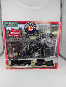 lot 156 image: Lionel Milwaukee Road Steam Freight Train Set 1251 - Menards Exclusive - O Gauge