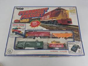 lot 204 image: Tyco Overnight Freight Rock Island HO Train Set with Deluxe Power Pack