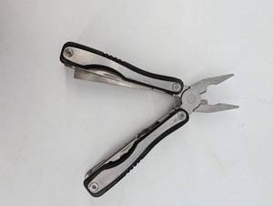 lot 220 image: Engineer Folding Multi-Tool Pliers with Blades - Pocket Tool