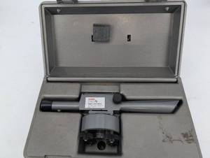 lot 226 image: Realist Sight Level 8810 - Includes Level, Tripod & Rod