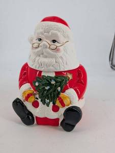 lot 232 image: Gibson Santa Claus Cookie Jar - Gibson Housewares China - Removable Head Lid