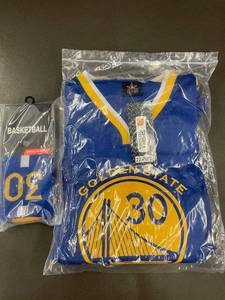 lot 5 image: Golden State Warriors Curry #30 Jersey & Shorts Set - Size 22