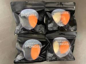 lot 15 image: Oeehaa Sponges - Versatile Cosmetic Sponge 4-Pack