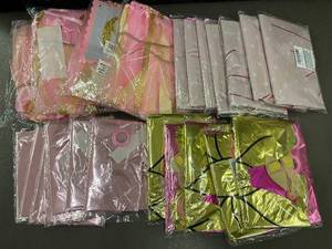 lot 44 image: Pink Mouse Birthday Party Decorations Set - 10pc Balloons, 8pc Balloons & 40in Pink Number Banner