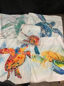 lot 53 image: 2 X Yangyulu Sea Turtle 4-Piece - Pillow Cover Set, Made in China